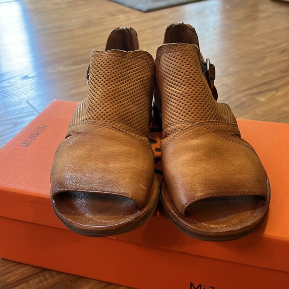 Mix Mooz Sandals - Picture 2 of 7